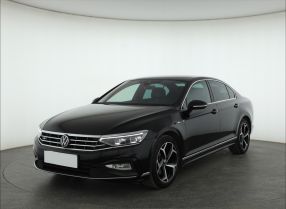 Volkswagen Passat - 2021