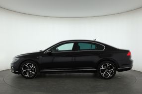 Volkswagen Passat - 2021