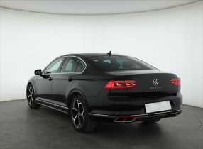 Volkswagen Passat - 2021