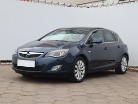 Opel Astra - 2011