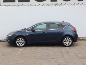 Opel Astra - 2011