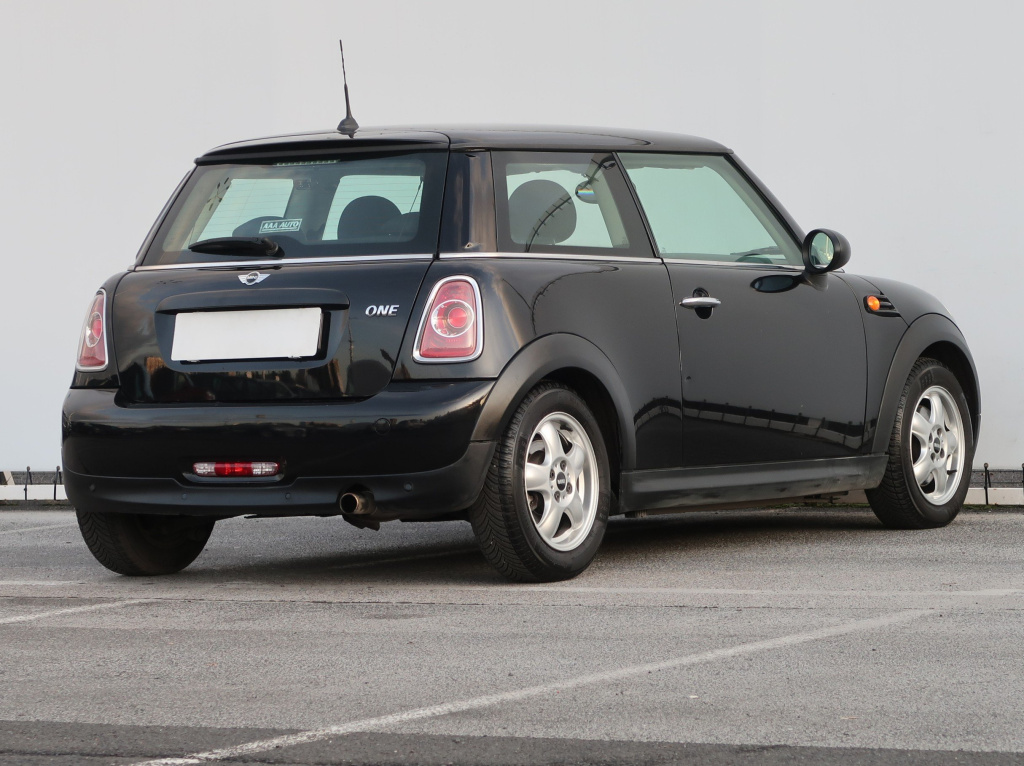 MINI 3-door