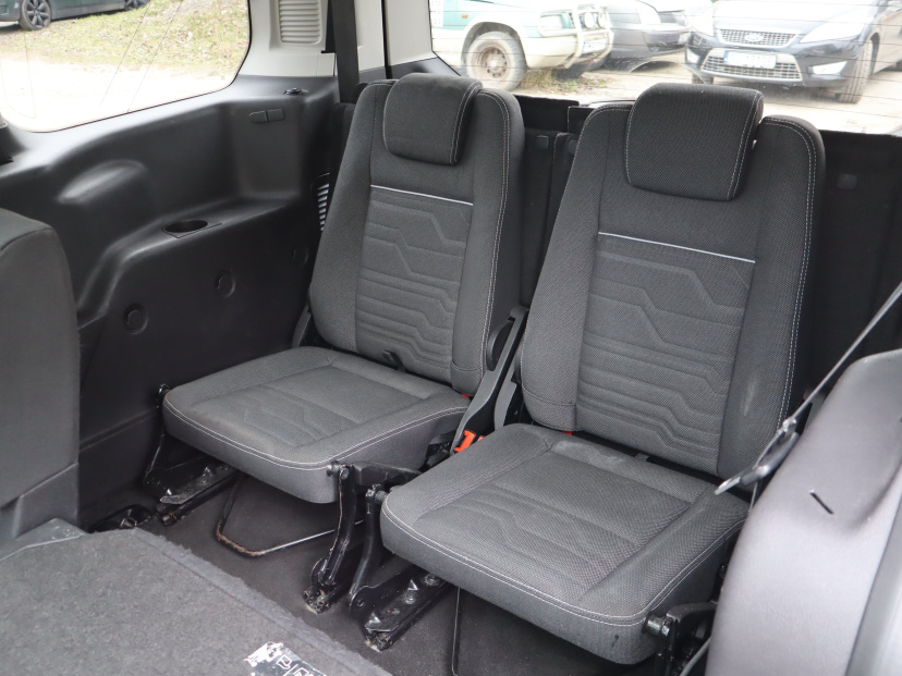 Ford Tourneo Connect, 2016