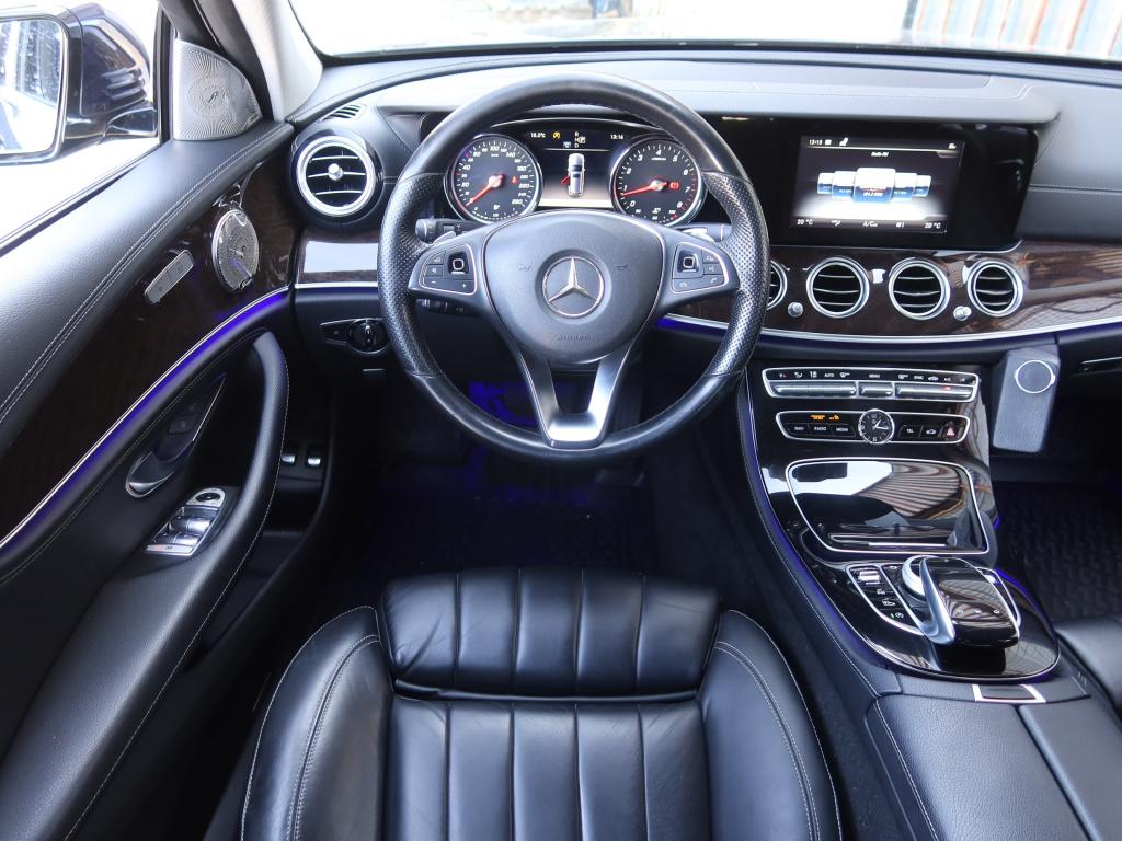 Mercedes-Benz E