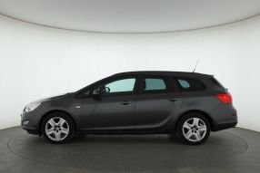 Opel Astra - 2012