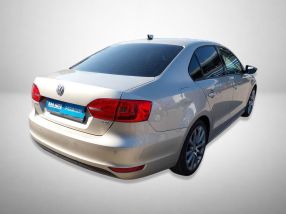 Volkswagen Jetta - 2012