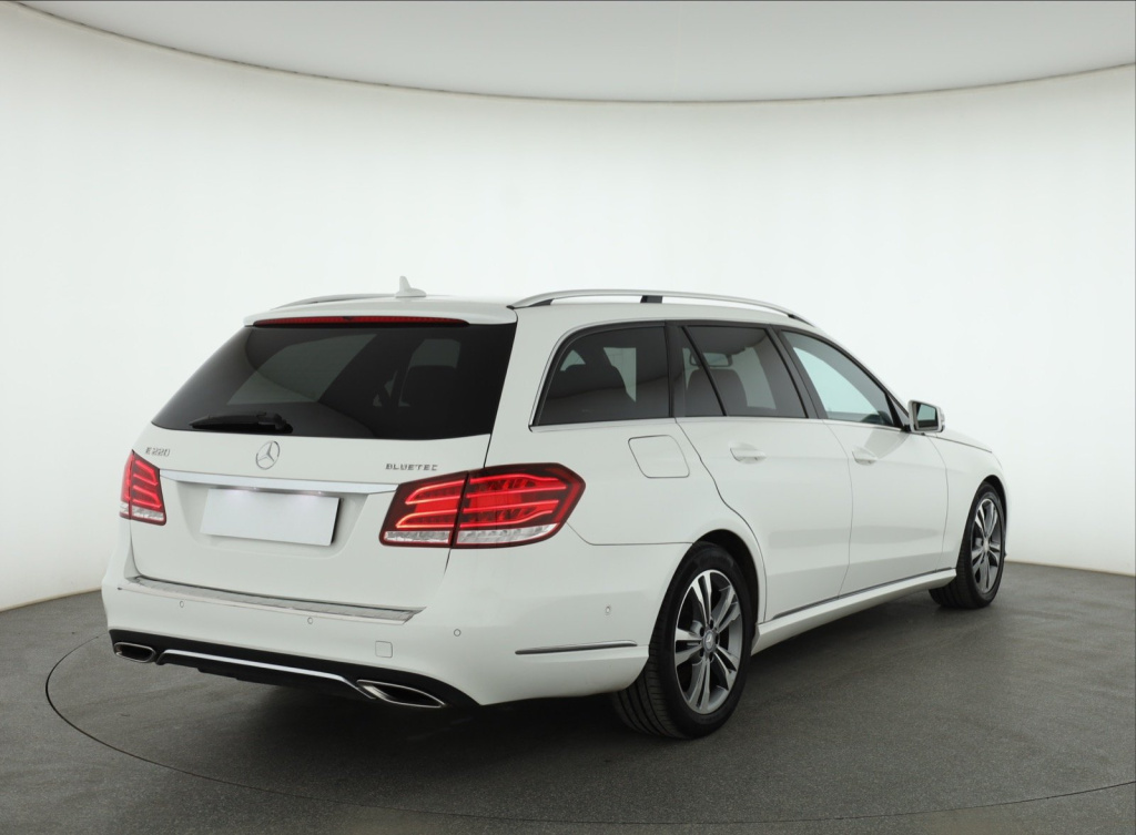 Mercedes-Benz E