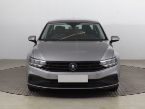 Volkswagen Passat - 2021