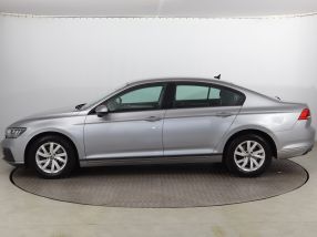 Volkswagen Passat - 2021