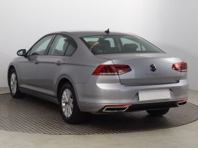 Volkswagen Passat - 2021