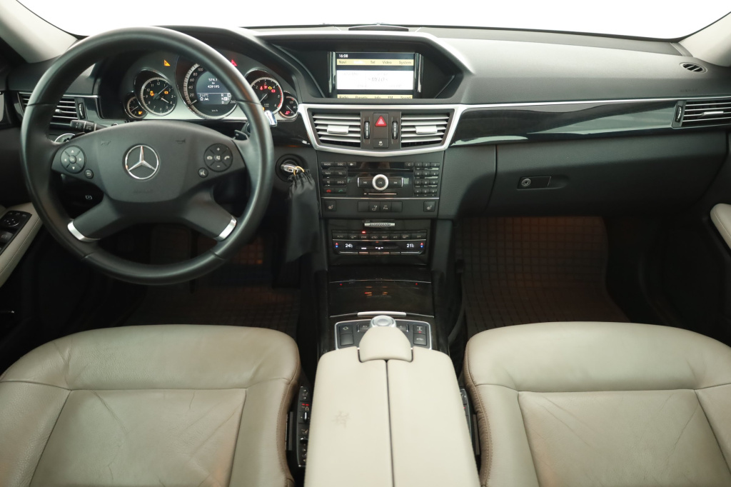 Mercedes-Benz E