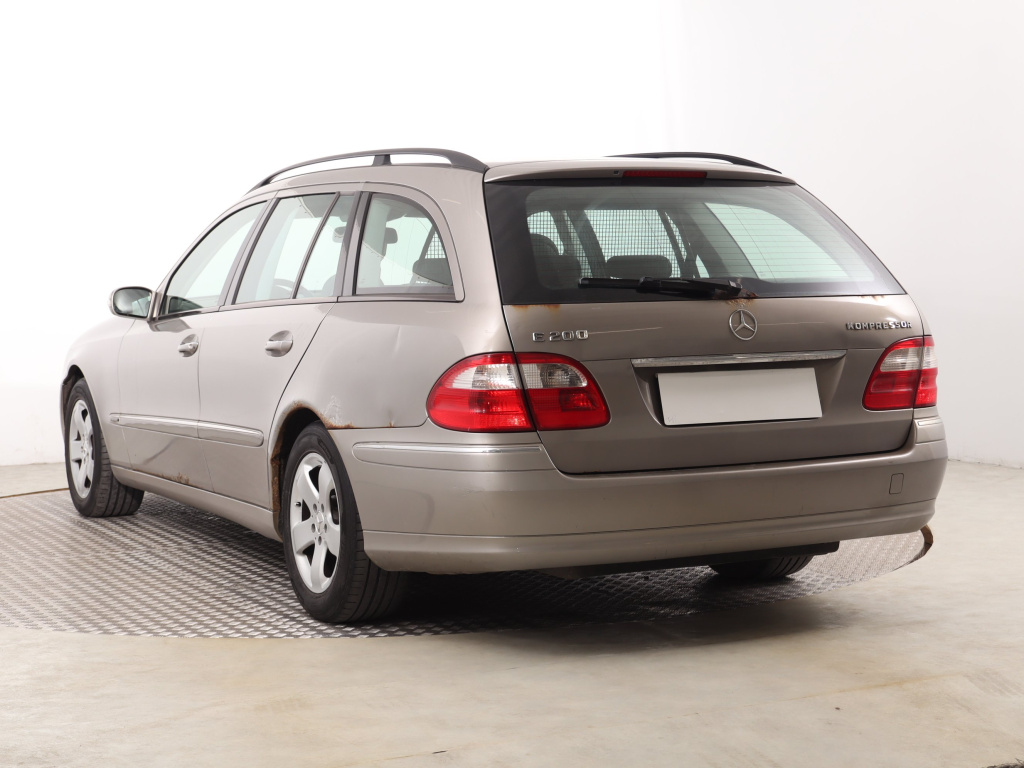 Mercedes-Benz E