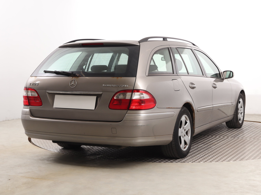 Mercedes-Benz E