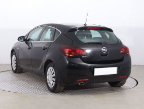 Opel Astra - 2011