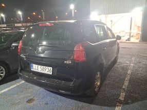 Peugeot 5008 - 2012