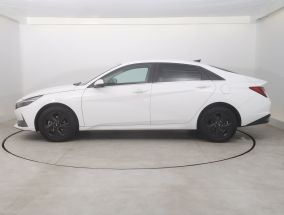 Hyundai Elantra - 2021