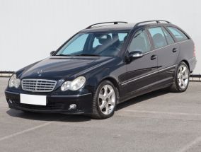 Mercedes-Benz C - 2005
