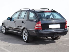 Mercedes-Benz C - 2005