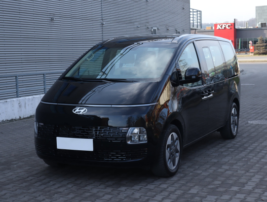Hyundai Staria 1.6 T-GDI HEV