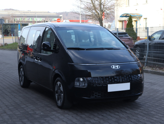 Hyundai Staria 1.6 T-GDI HEV
