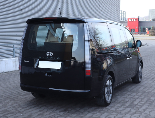 Hyundai Staria 1.6 T-GDI HEV