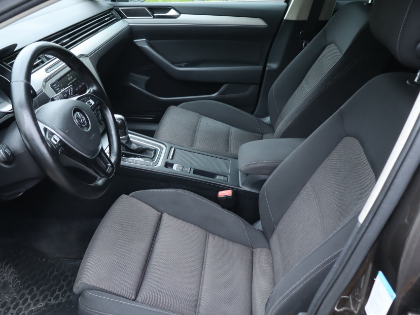 Volkswagen Passat, 2016