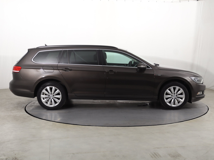 Volkswagen Passat, 2016