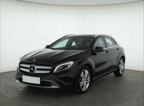 Mercedes-Benz GLA - 2015