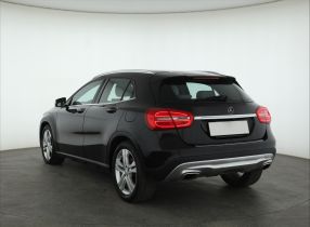 Mercedes-Benz GLA - 2015