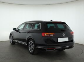 Volkswagen Passat - 2022