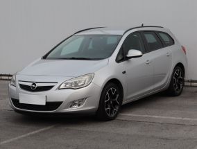 Opel Astra - 2011