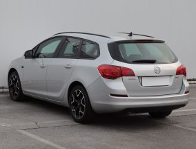 Opel Astra - 2011