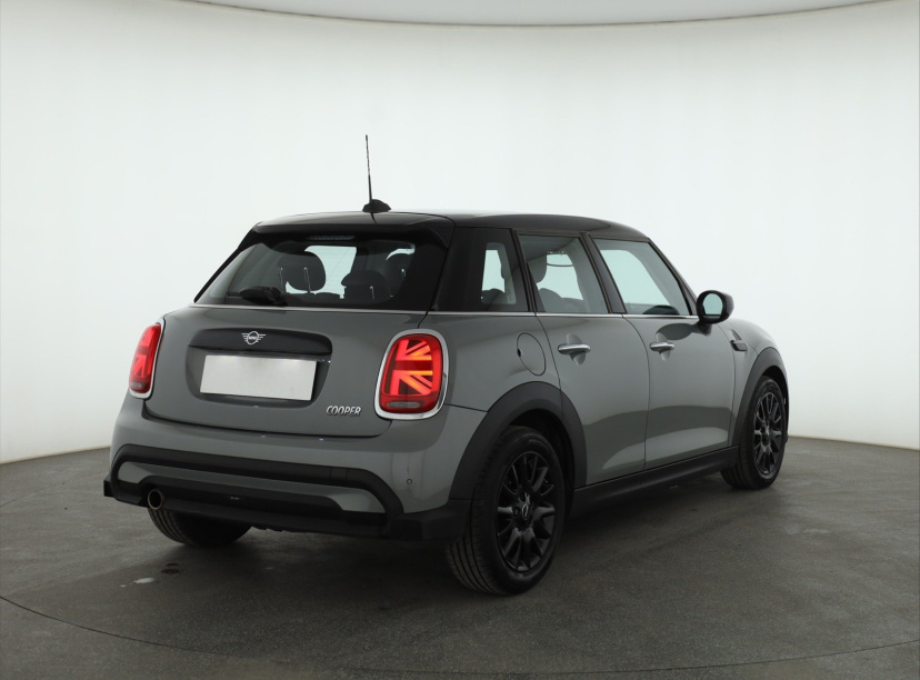 MINI 5-door, 2022