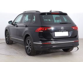 Volkswagen Tiguan - 2020