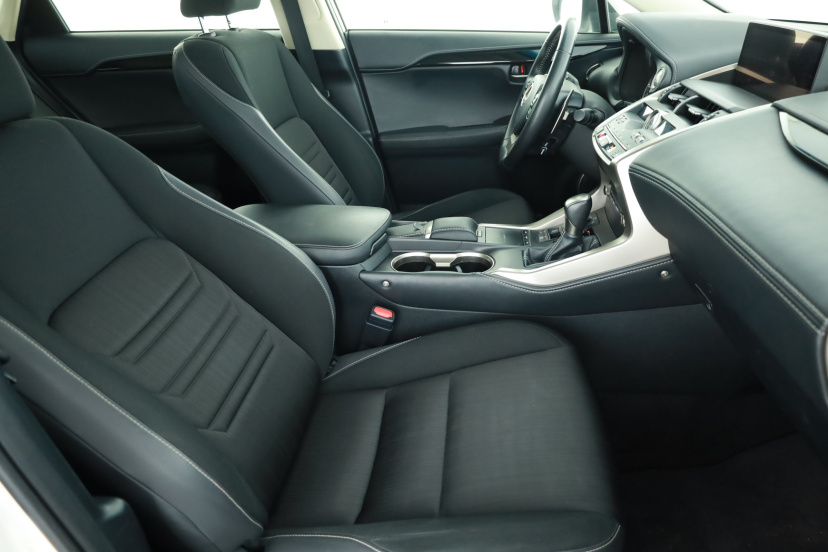 Lexus NX, 2018