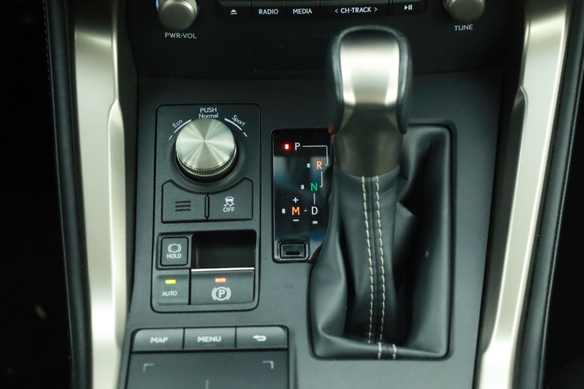 Lexus NX, 2018
