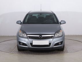 Opel Astra - 2011