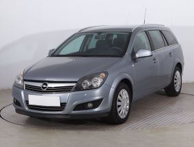 Opel Astra - 2011