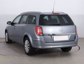 Opel Astra - 2011