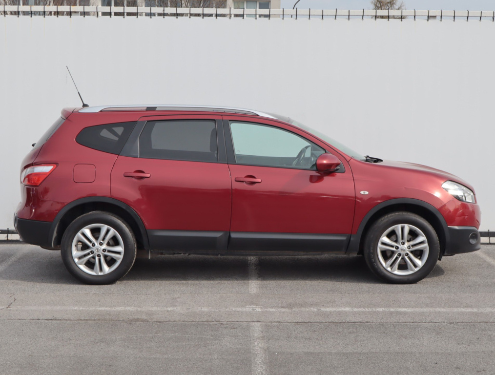Nissan Qashqai+2