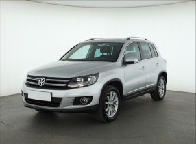 Volkswagen Tiguan - 2012