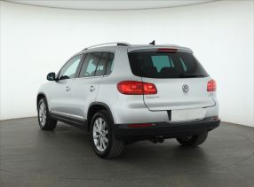 Volkswagen Tiguan - 2012