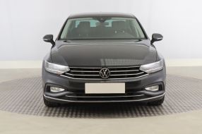 Volkswagen Passat - 2021