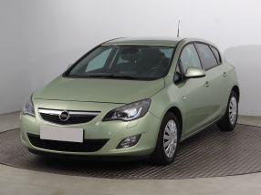 Opel Astra - 2011