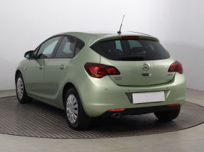 Opel Astra - 2011