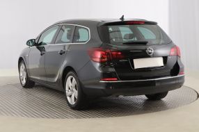 Opel Astra - 2014