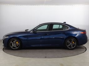 Alfa Romeo Giulia - 2016