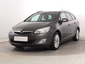 Opel Astra - 2011