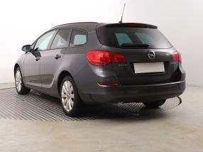 Opel Astra - 2011