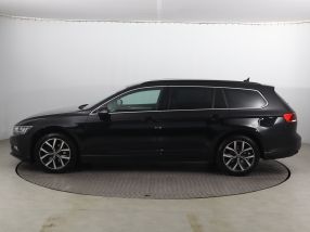 Volkswagen Passat - 2022